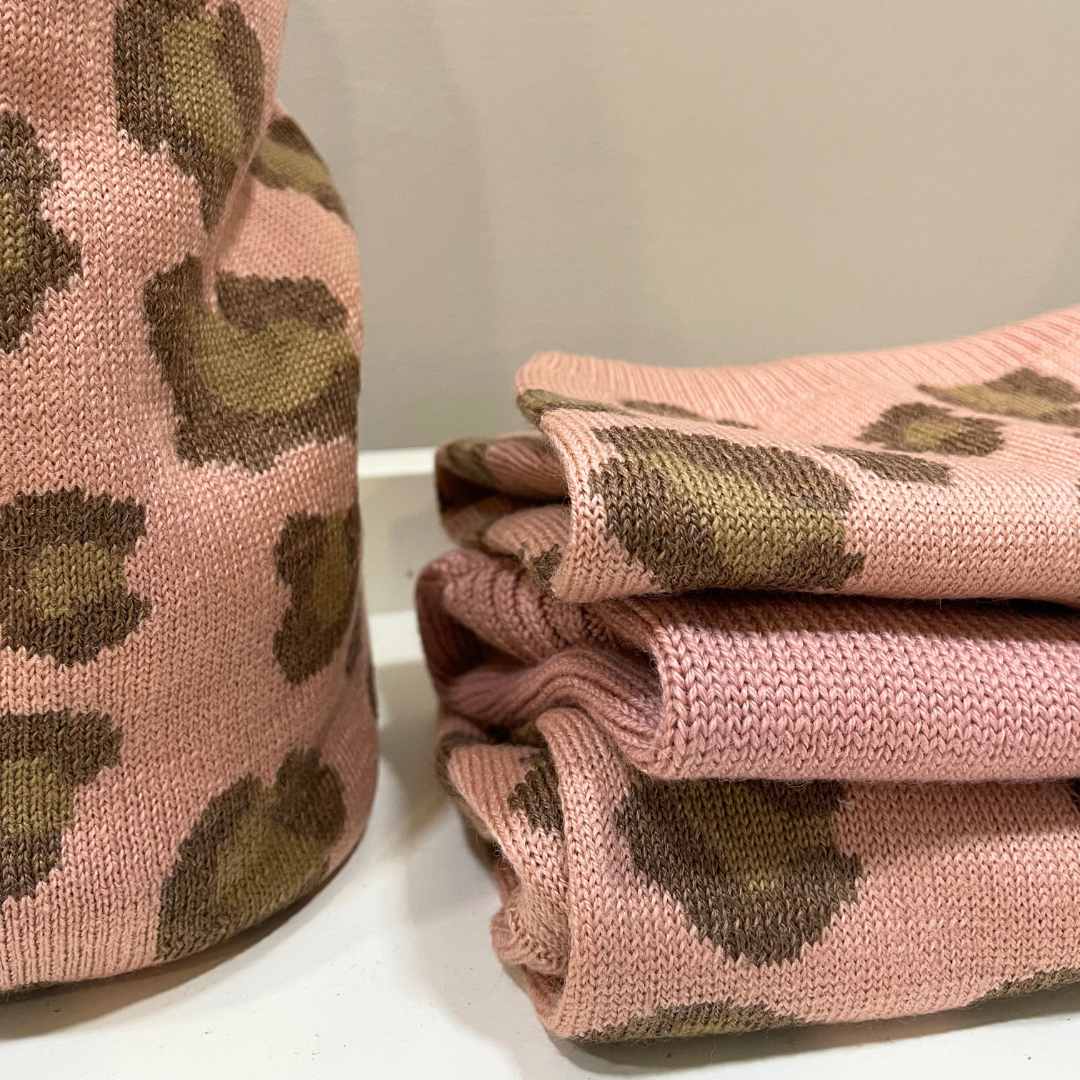 Leopard Elegant Turtleneck Sweater Pink