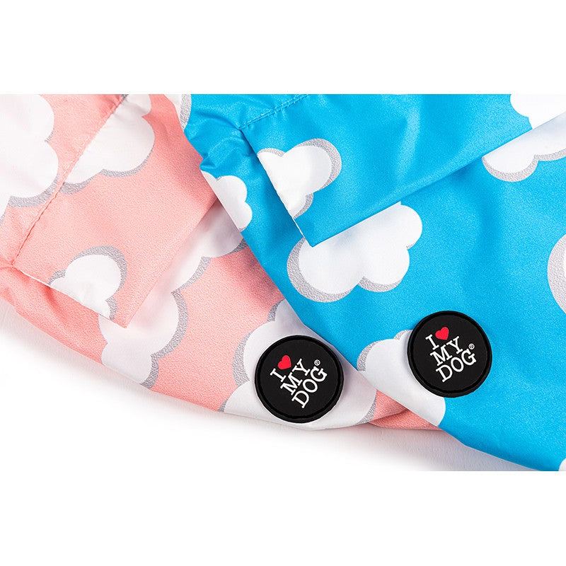 Impermeabile Rosa con Nuvole