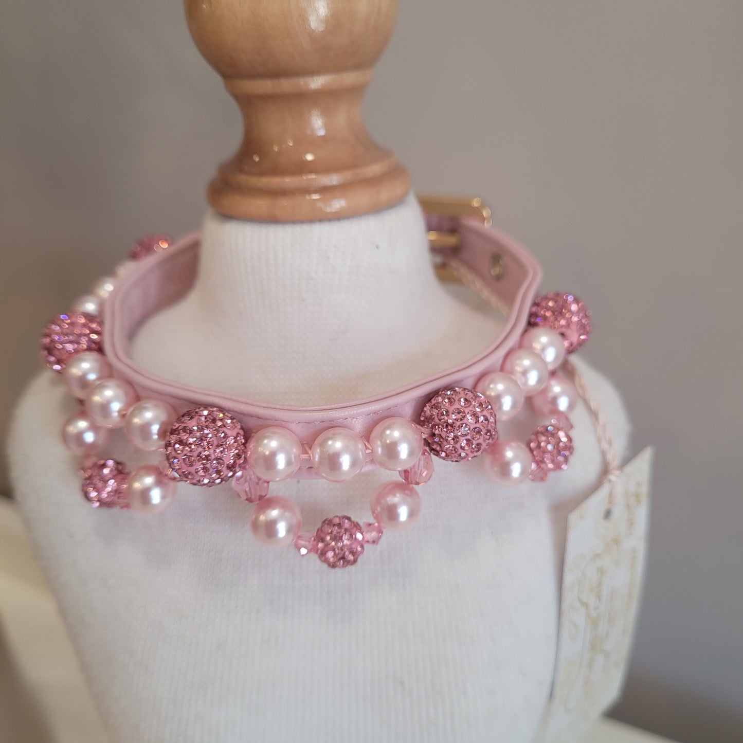 Pink Pearls lady collar