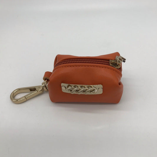 Leather pouch holder with golden chain Mandarin